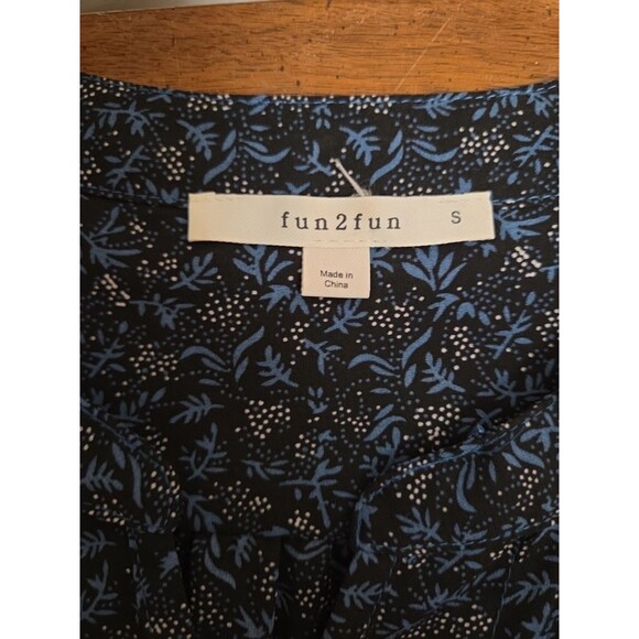Fun2Fun Stitchfix Women’s Floral Blouse  Blue Size Small - Picture 5 of 8